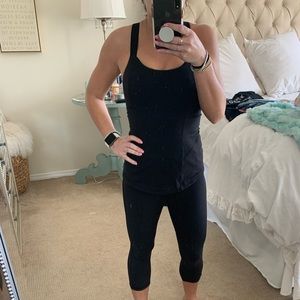 Lululemon Black cross-back Tank w/ rounded hem sz4